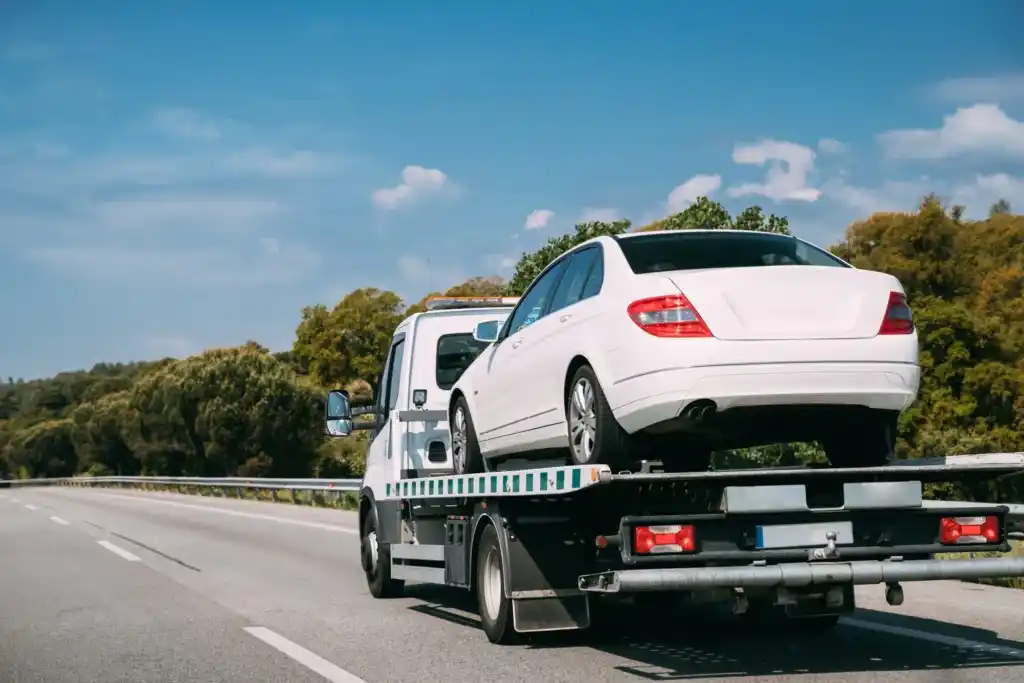 Tow truck providing local towing service in Maryland