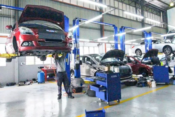 Most Trusted Auto Collision Repair in Manchester​